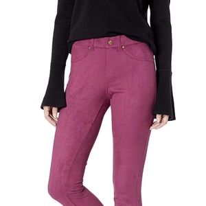 New W/ Tags Hue- Hi-Low Suede Leggings- Beet Red- Size Small